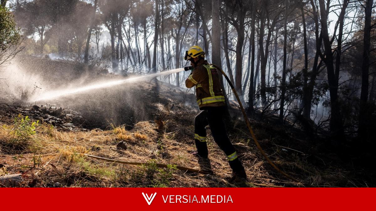 Los incendios no dan un solo minuto de respiro y llegan al área metropolitana de Barcelona