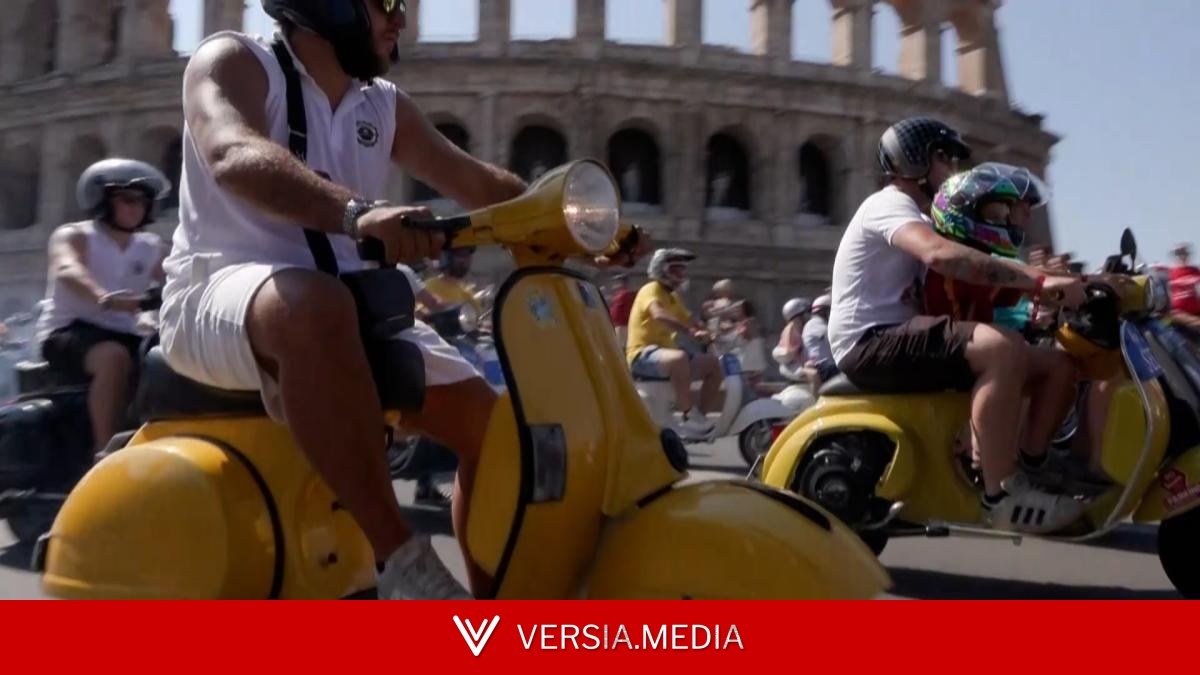 Miles de apasionados de la Vespa desfilan en Roma para celebrar los 80 años de un “icono”