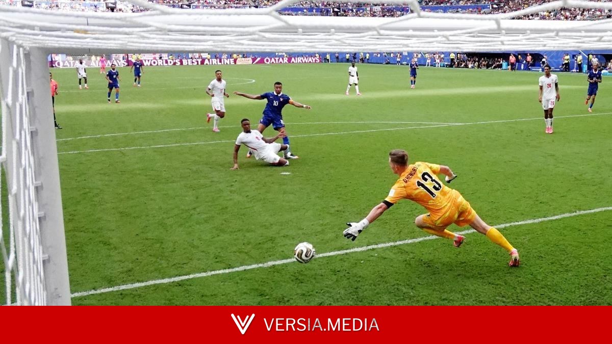Francia despierta demasiado tarde pero Mbappé ya acaricia la Bota de Oro después de un doblete