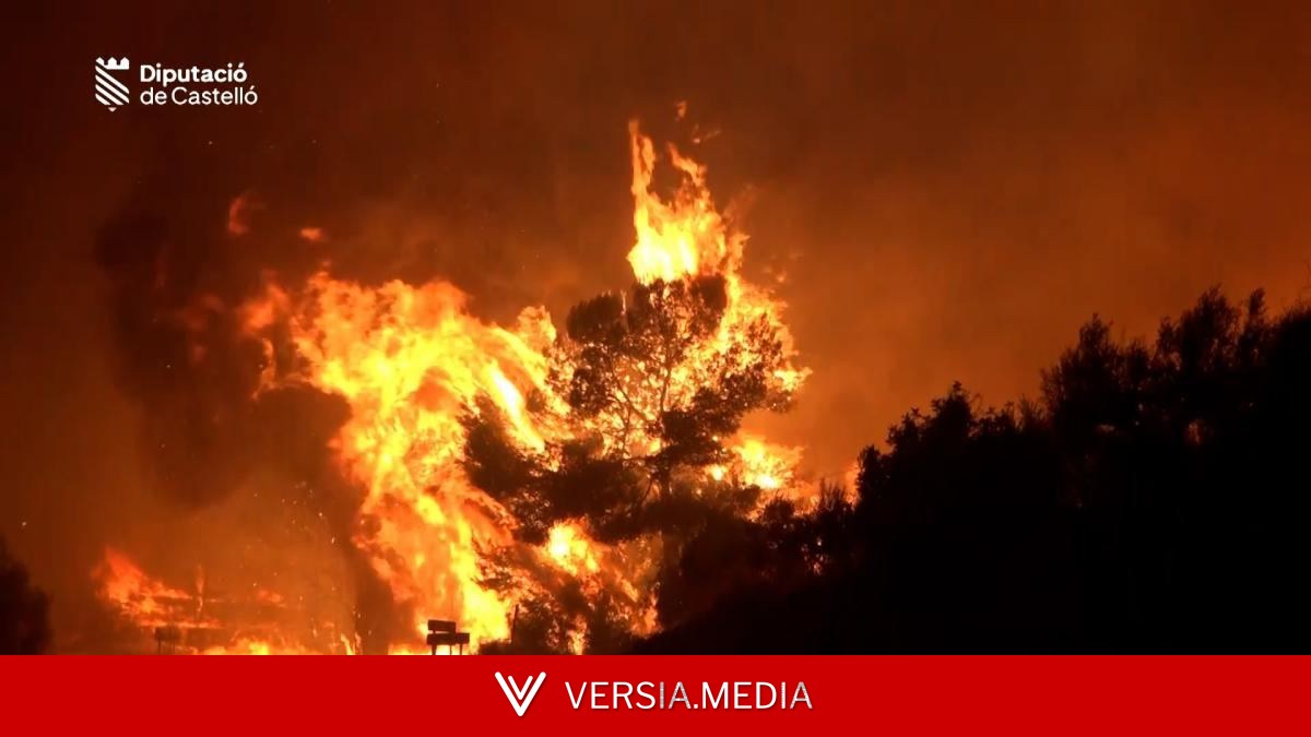 Se elevan a 16.000 las personas desalojadas por el incendio en La Vall d'Uixò de Castellón