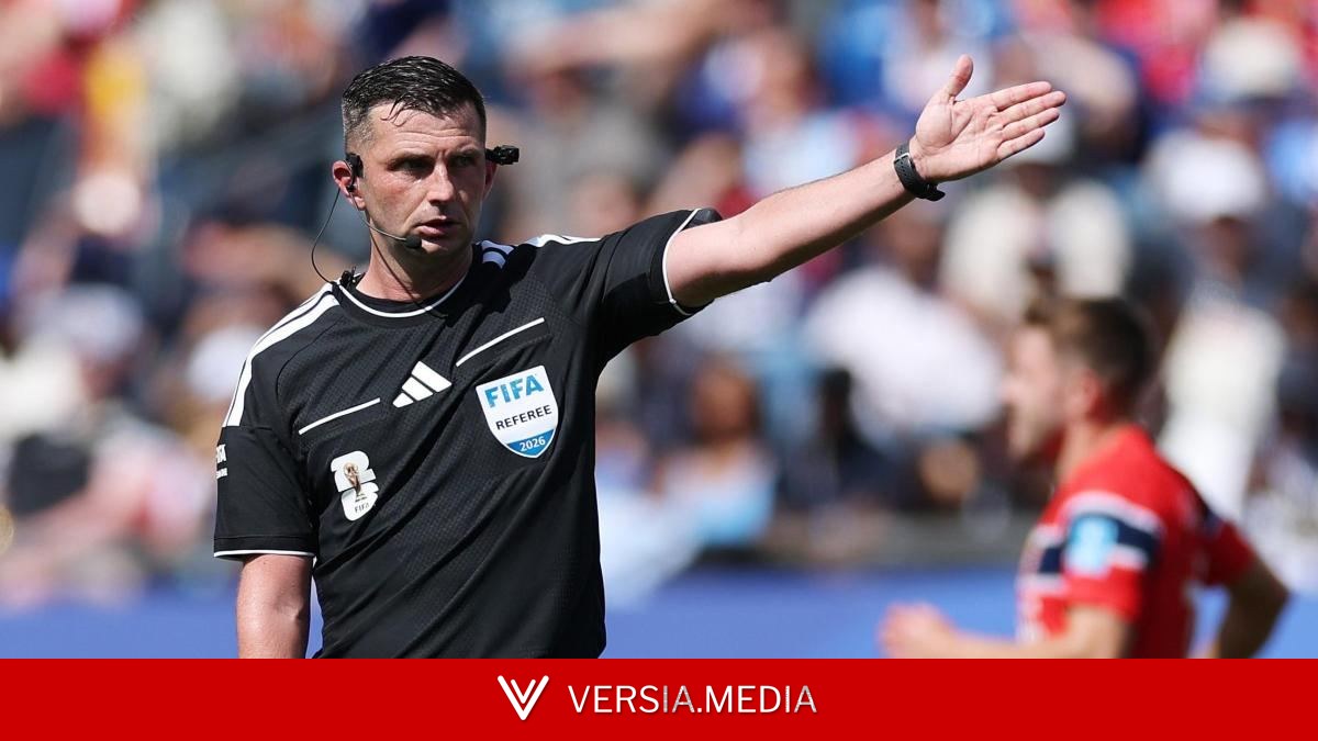 Michael Oliver, el árbitro del polémico neceser y amuleto para la selección española